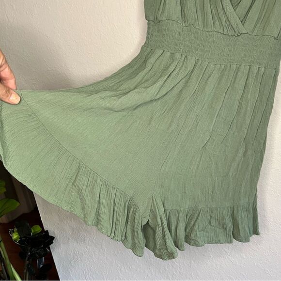 Rewind boho romper 🔥Sage green 🔥 Size small - Picture 2 of 6